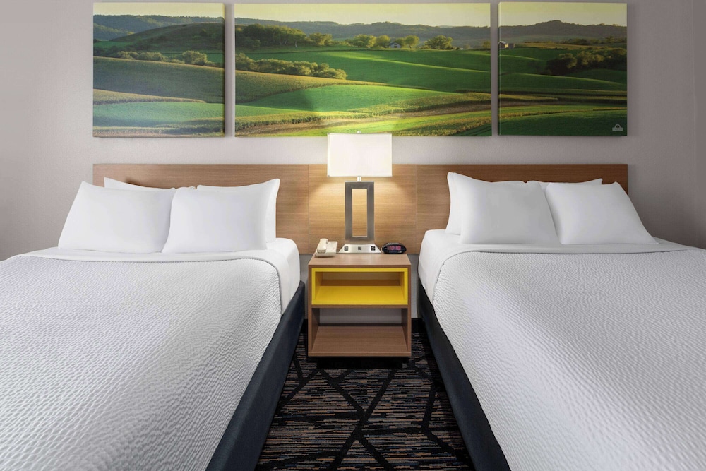 Standard Room, 2 Queen Beds - Photo 3