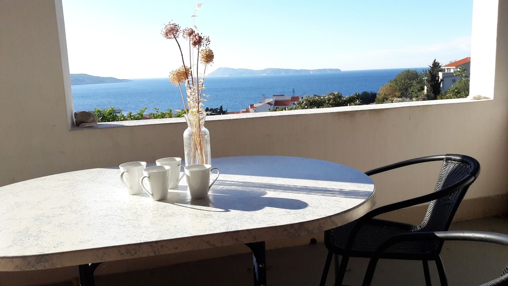 Deluxe Suite, Sea View photo 2