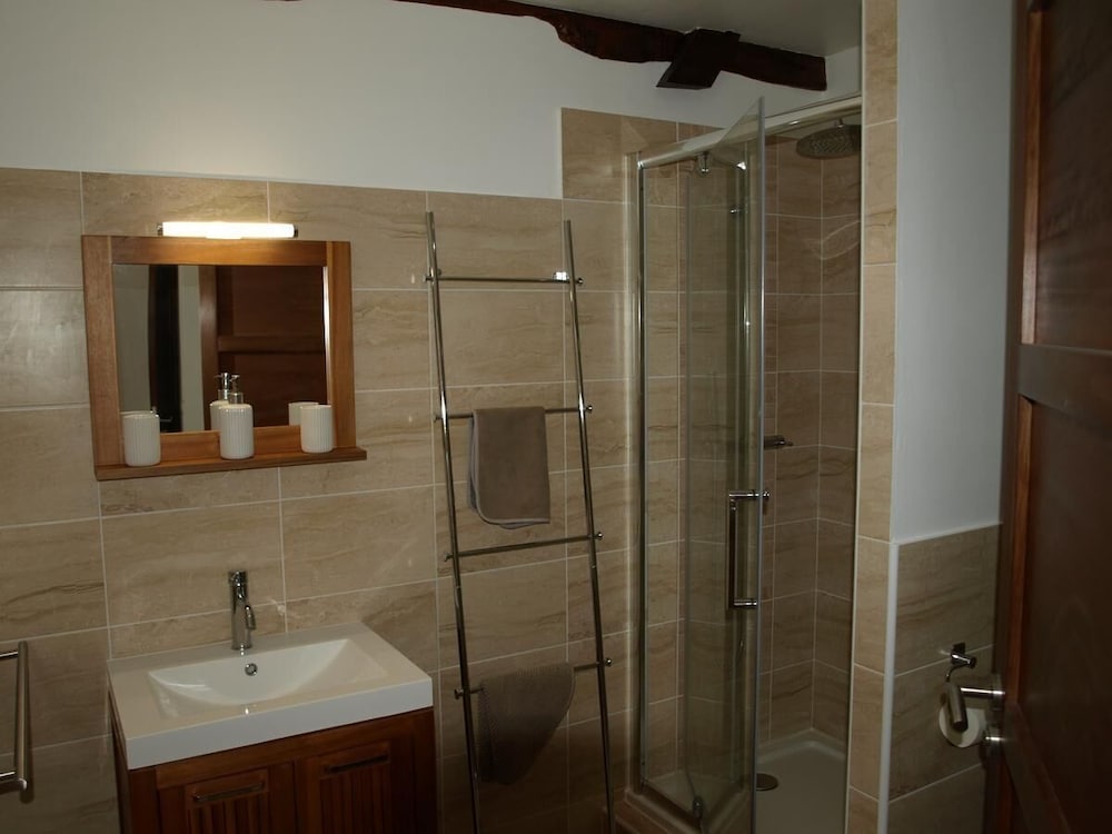 Double Room (Orange) photo 3