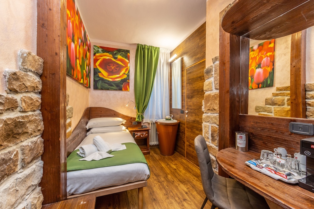 Classic Single Room
