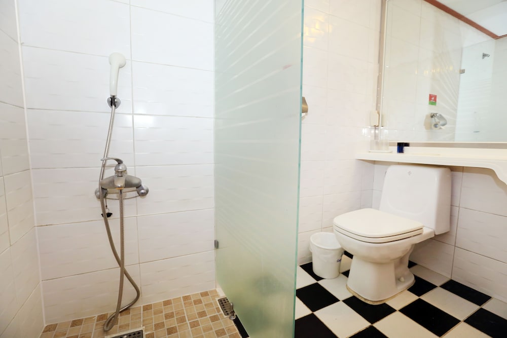 Deluxe Twin Room - Photo 17