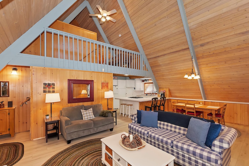 House, Multiple Beds, Patio, Mountain View (The Squirrel'S Nest) photo 1