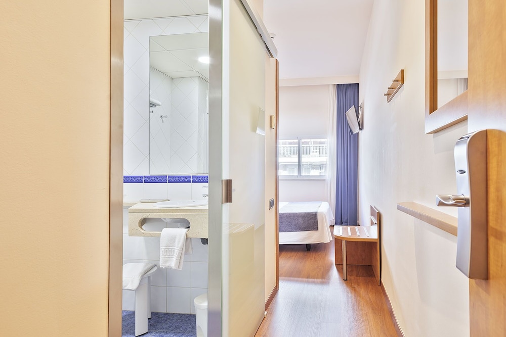 Double or Twin Room photo 3