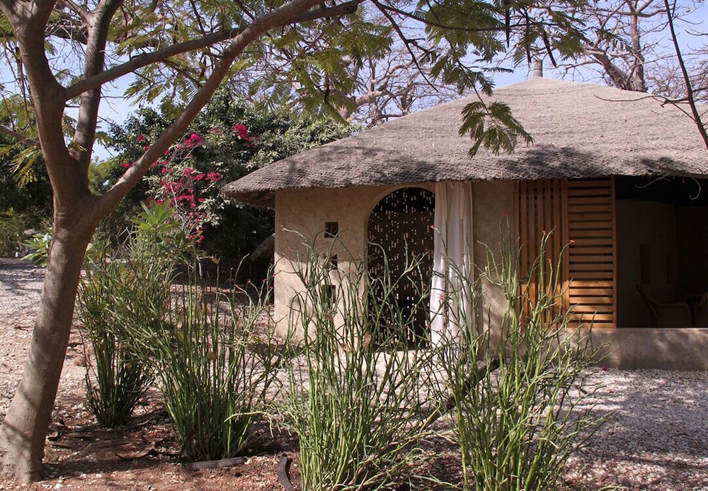 Standard Room, 1 Bedroom, Partial Lake View photo 2