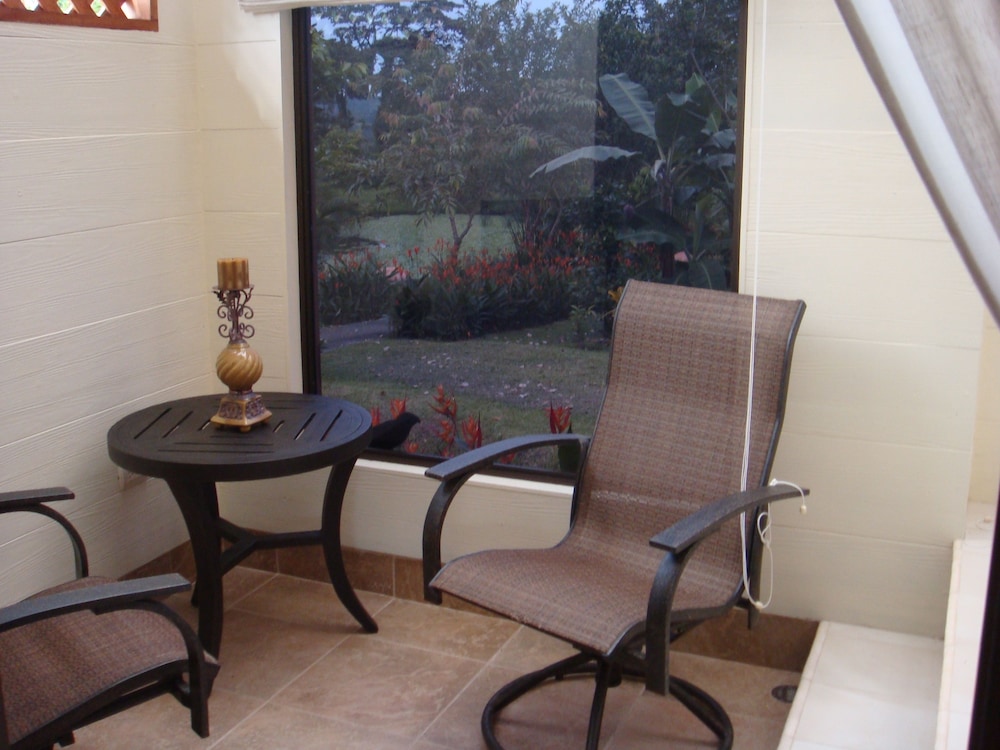 Romantic Villa, Jetted Tub - Photo 2