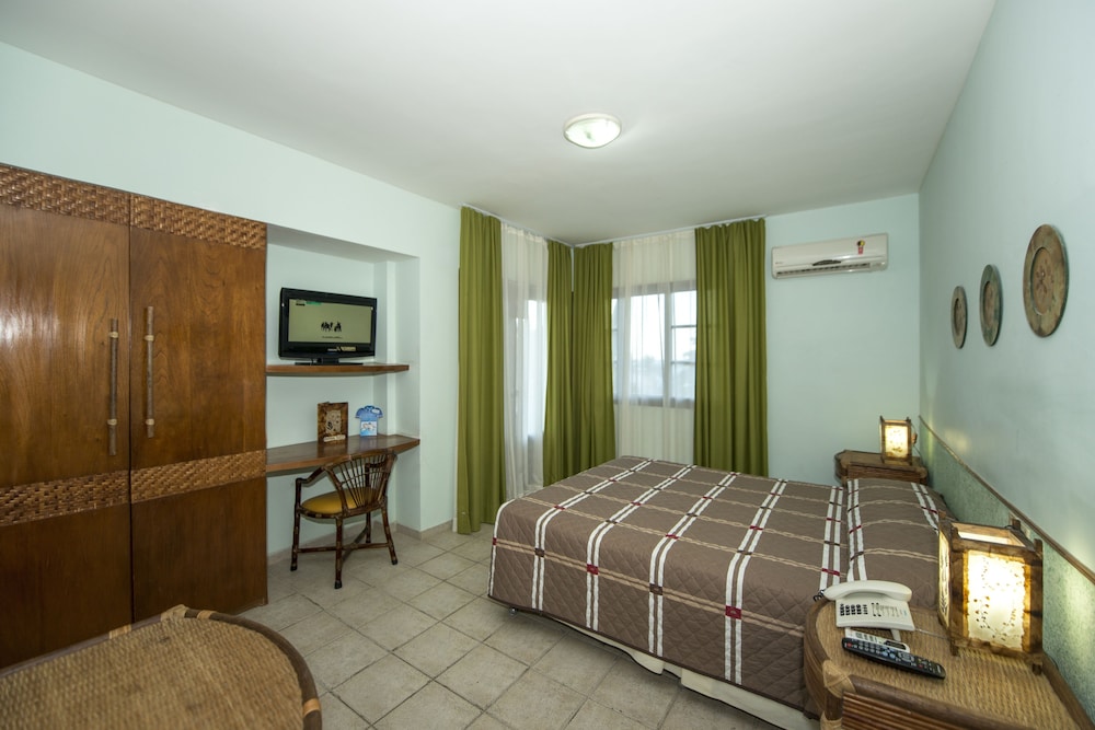 Standard Room - Photo 12