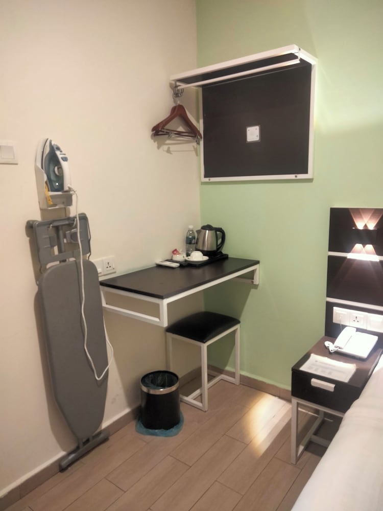 Basic Single Room photo 3