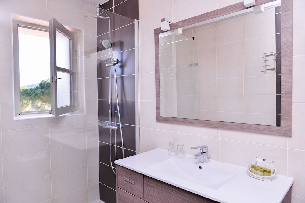 Superior Double Room, Balcony, Garden View