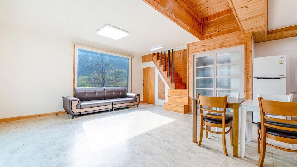 Basic Room, 2 Bedrooms (Donggwandokchae) photo 3