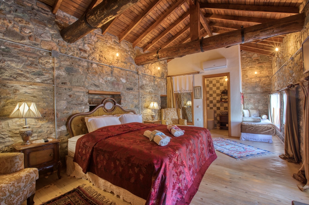 Grand Triple Room photo 3