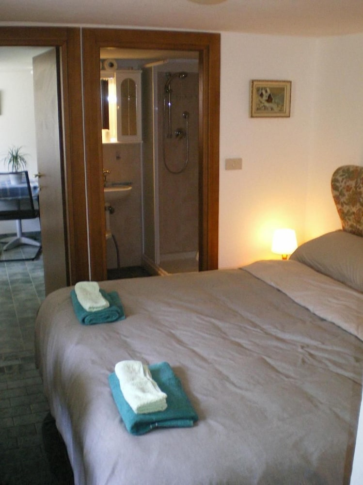 Economy Apartment, 1 Bedroom, Kitchenette, Ground Floor (The Oscar Wilde Apartment) photo 1