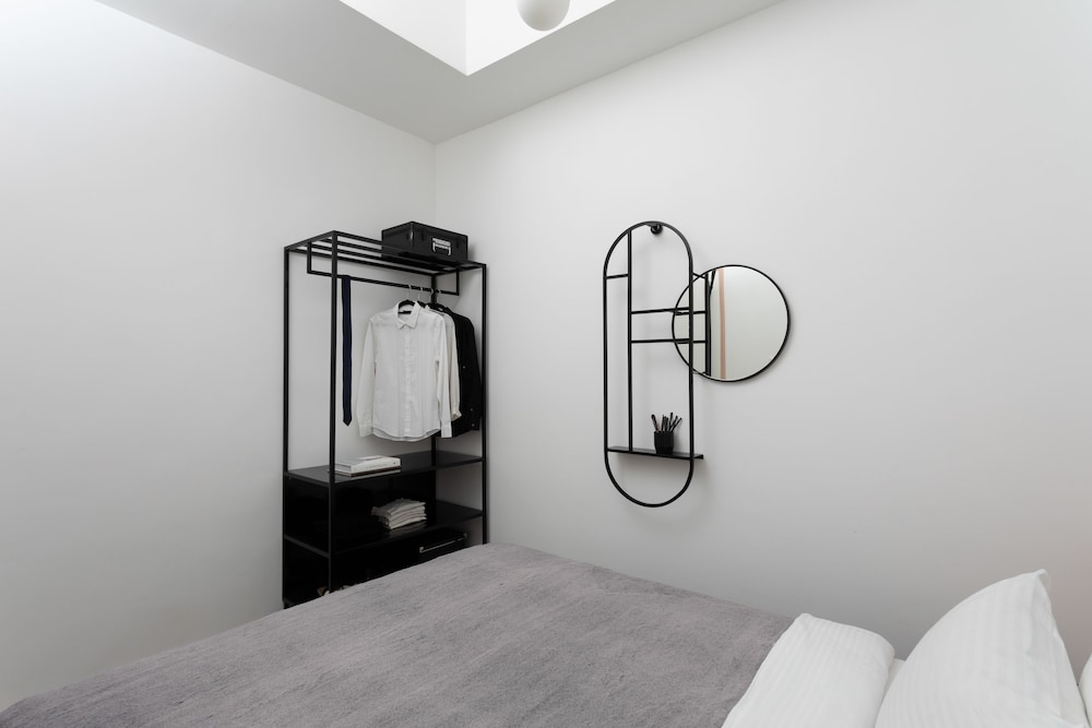 Two Bedroom Apartment With Balcony photo 3