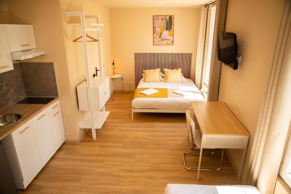 Classic Triple Room, Multiple Beds, Kitchenette