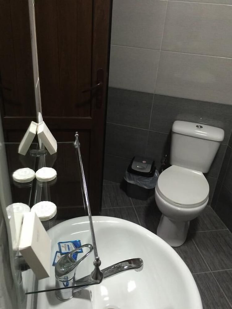 Standard Double or Twin Room photo 3