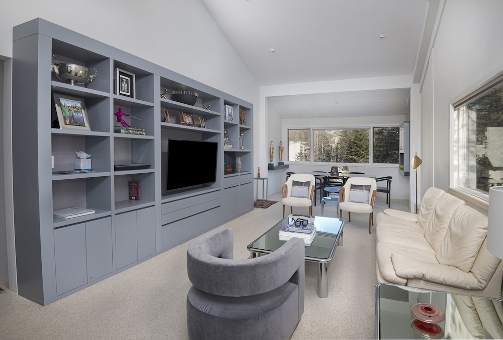 Condo, 2 Bedrooms