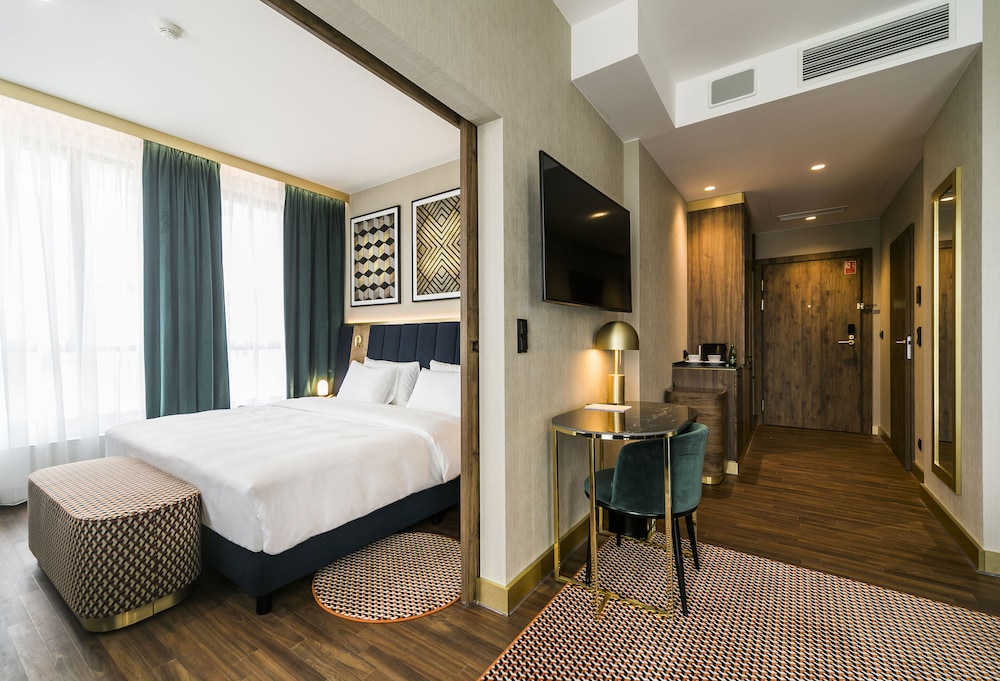 Suite, 1 Bedroom thumbnail 6