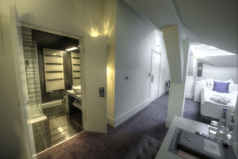 Standard Room - Photo 7