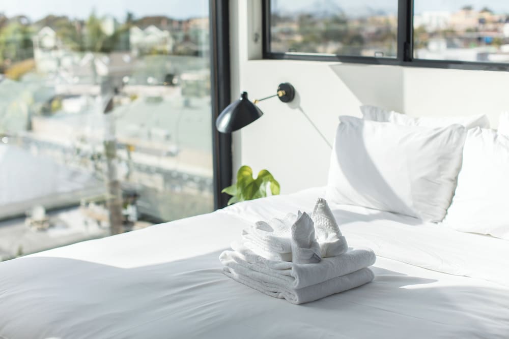 Premier Studio, City View - Photo 13