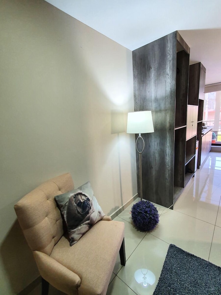 Executive Studio Suite, Balcony, City View photo 2