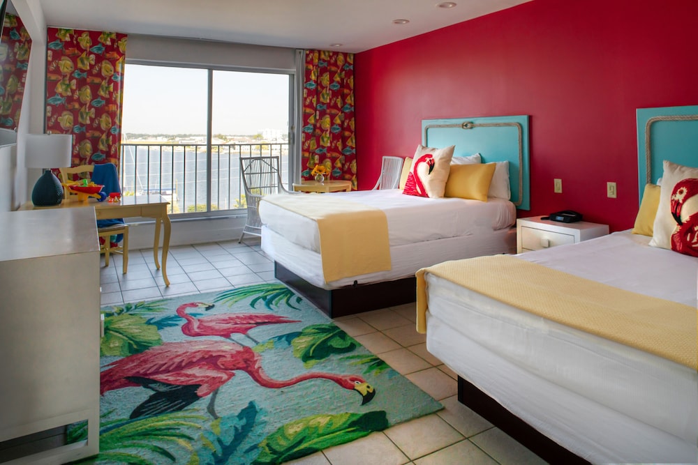 Standard Room, 2 Queen Beds - Photo 2