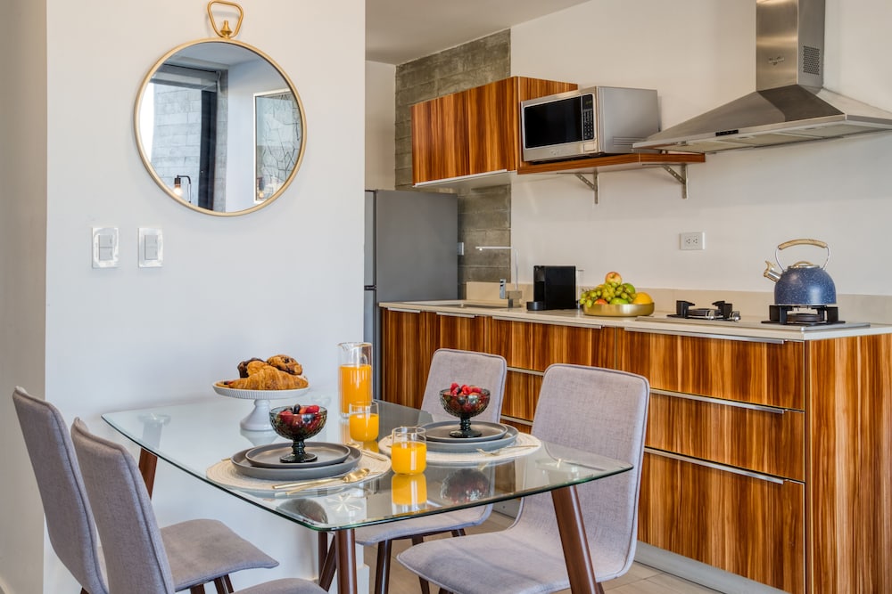 Exclusive Apartment with Balcony photo 2