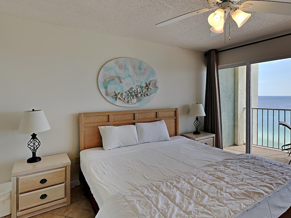 Condo, 1 King Bed with Sofa bed, Balcony, Ocean View (T2 1105 - No Pets)