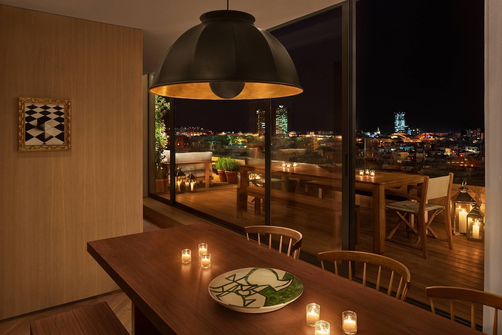 Penthouse, 1 King Bed (View) thumbnail 5