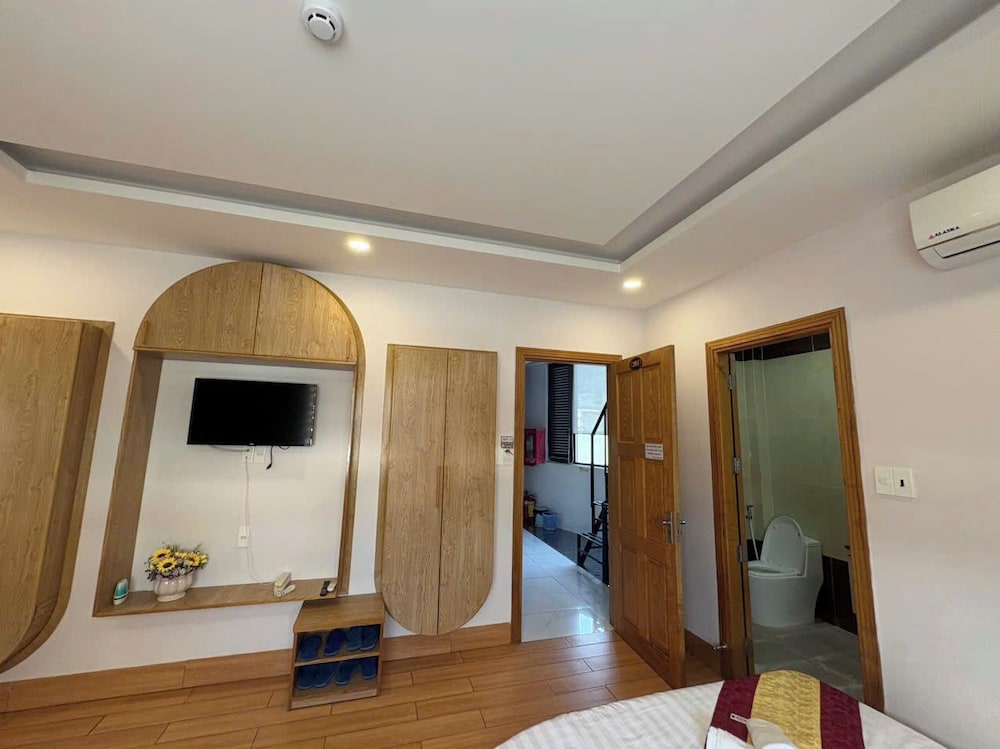 Basic Double or Twin Room, City View
