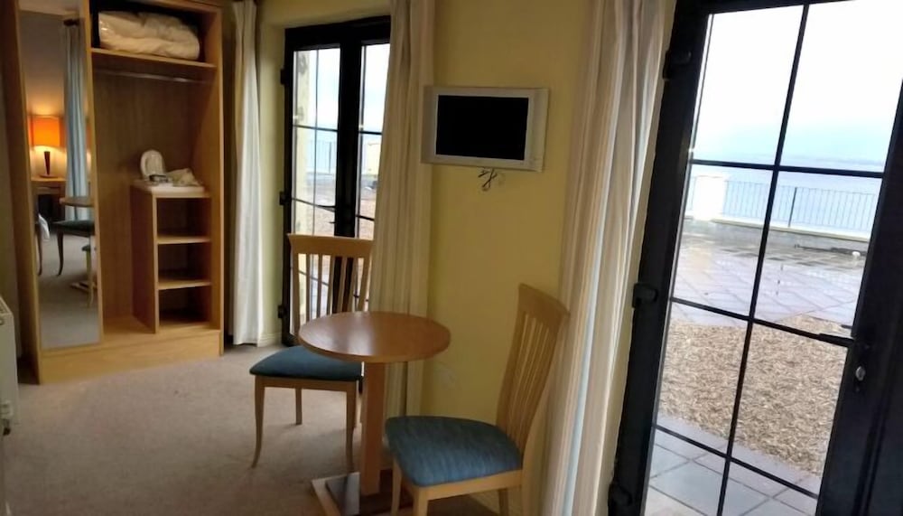 Family Room photo 2