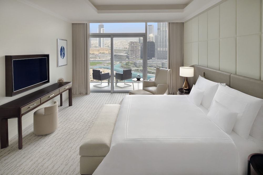 Premier Suite Burj Khalifa & Fountain View - Lounge Access serving Lunch, afternoon tea and Dinner
