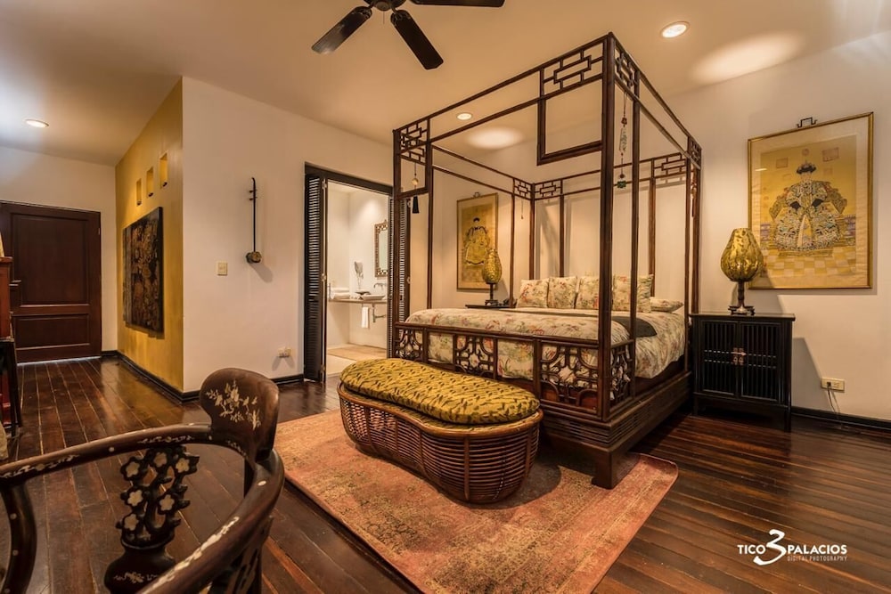 Junior Suite, 1 Queen Bed - Photo 1