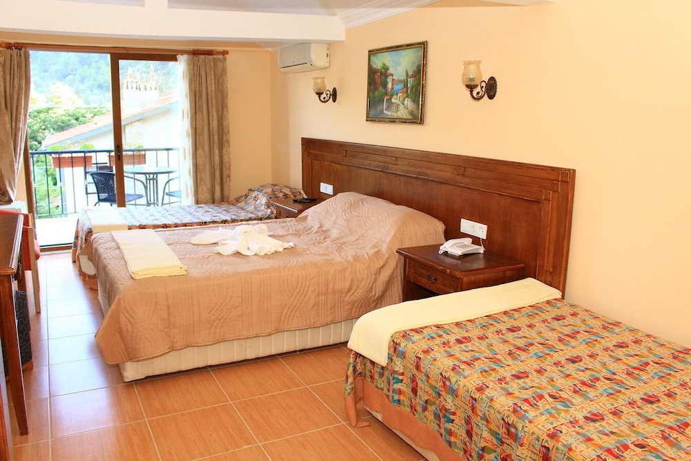 Family Room, Balcony