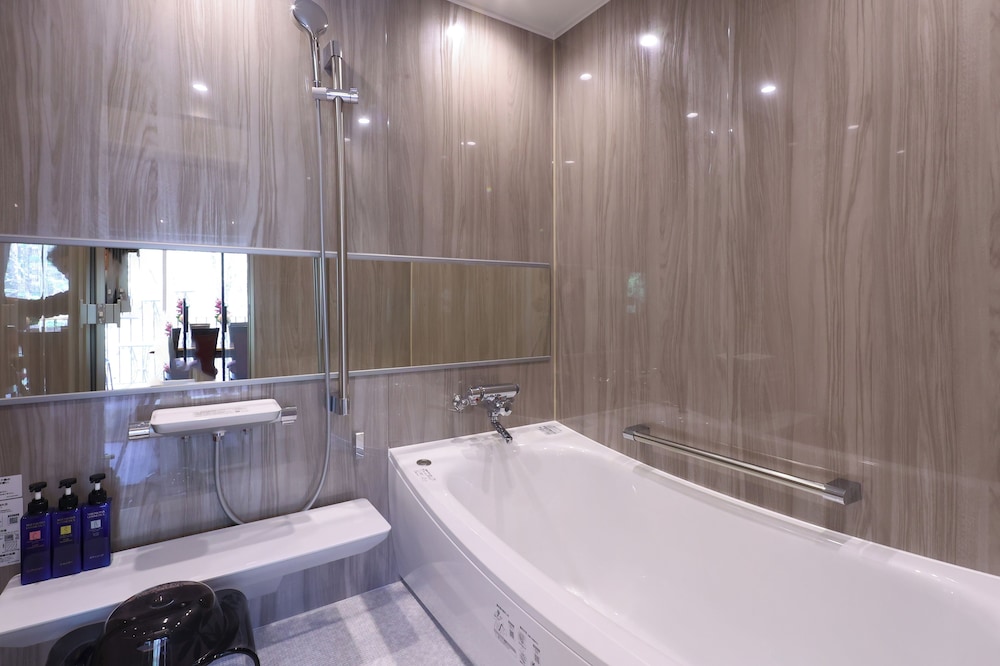 Chic Modern Suite, Non Smoking photo 3