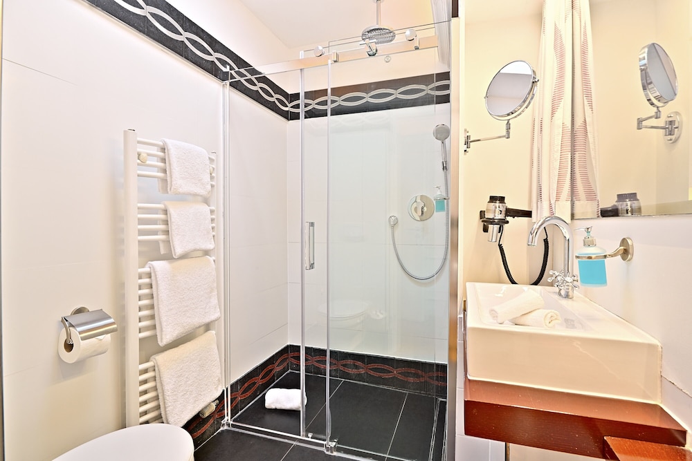 Economy Double Room, photo 7