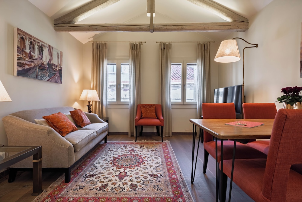 Exclusive Apartment, 1 Bedroom, Canal View photo 1