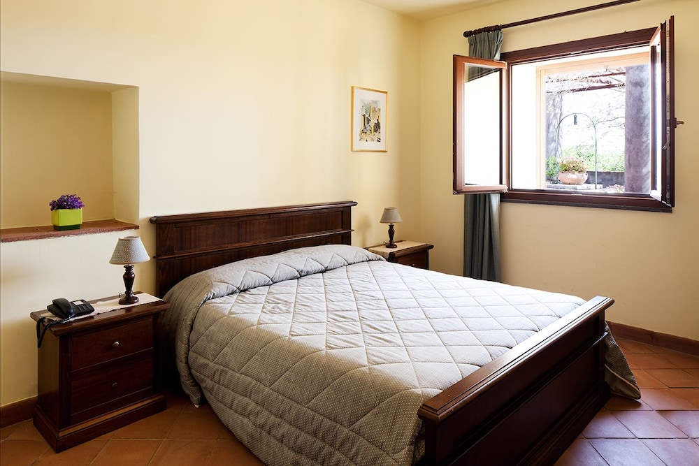 Double or Twin Room photo 2