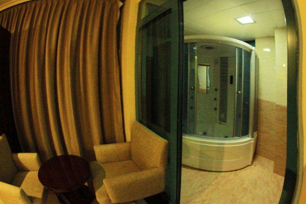 Deluxe Room, 1 King Bed