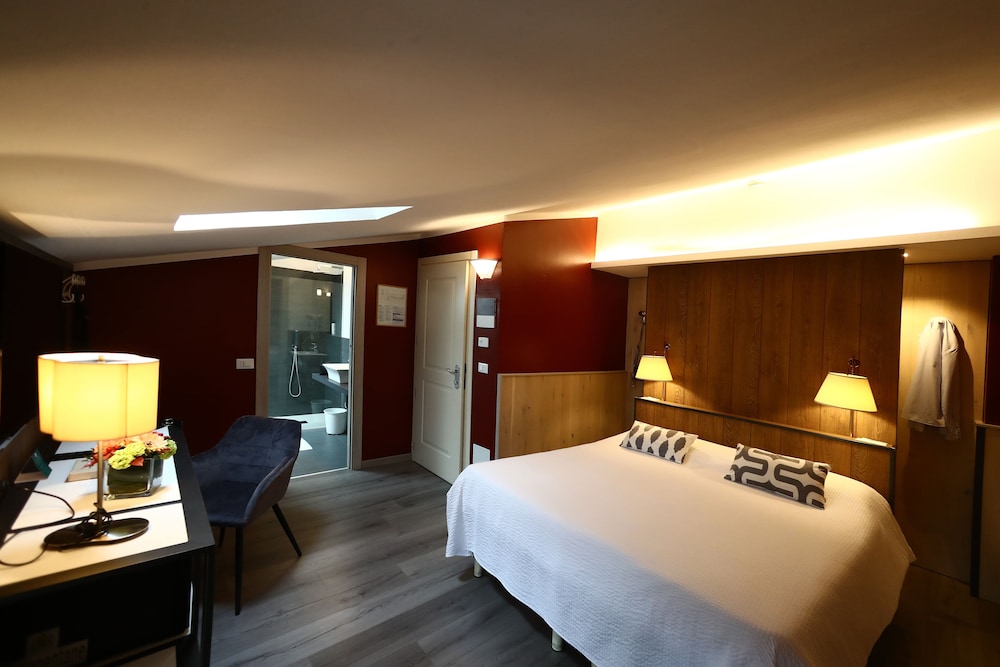 Standard Double Room - Photo 1