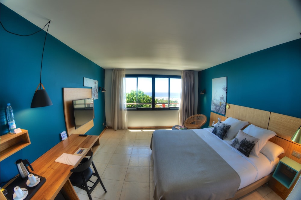 Classic Double Room, Partial Ocean View photo 3
