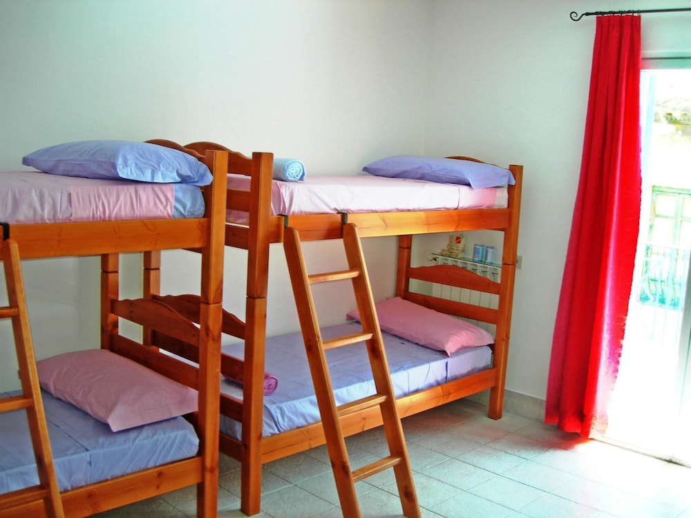 Comfort Shared Dormitory, Mixed Dorm, Ensuite, City View