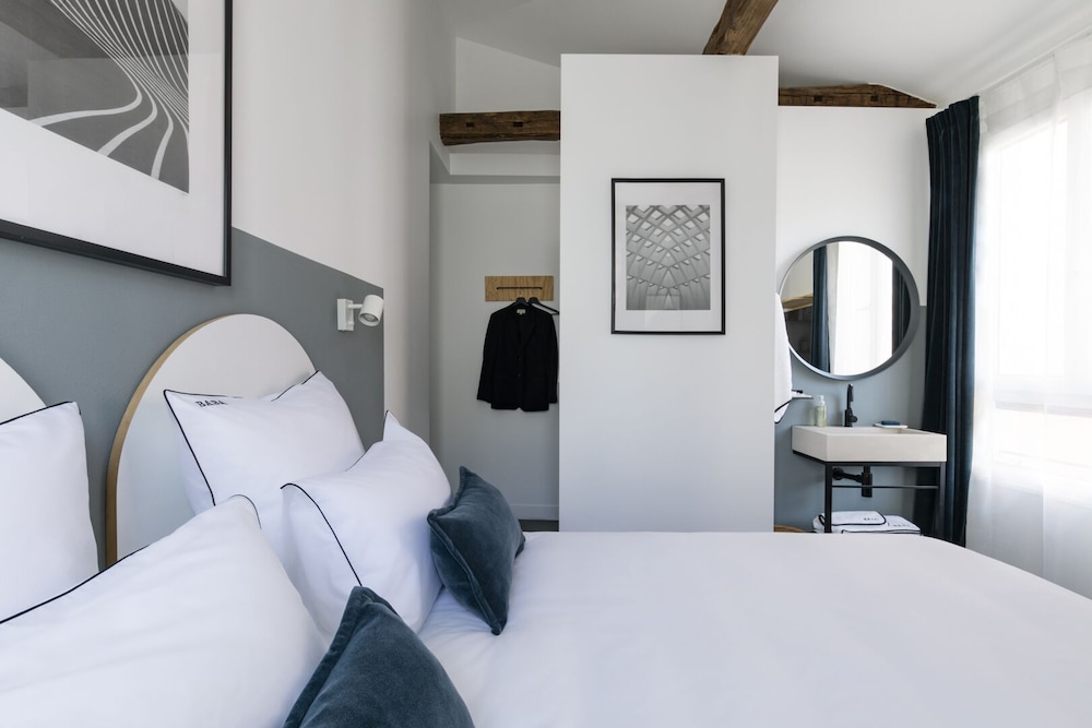 Economy Double Room, Ensuite, City View photo 2
