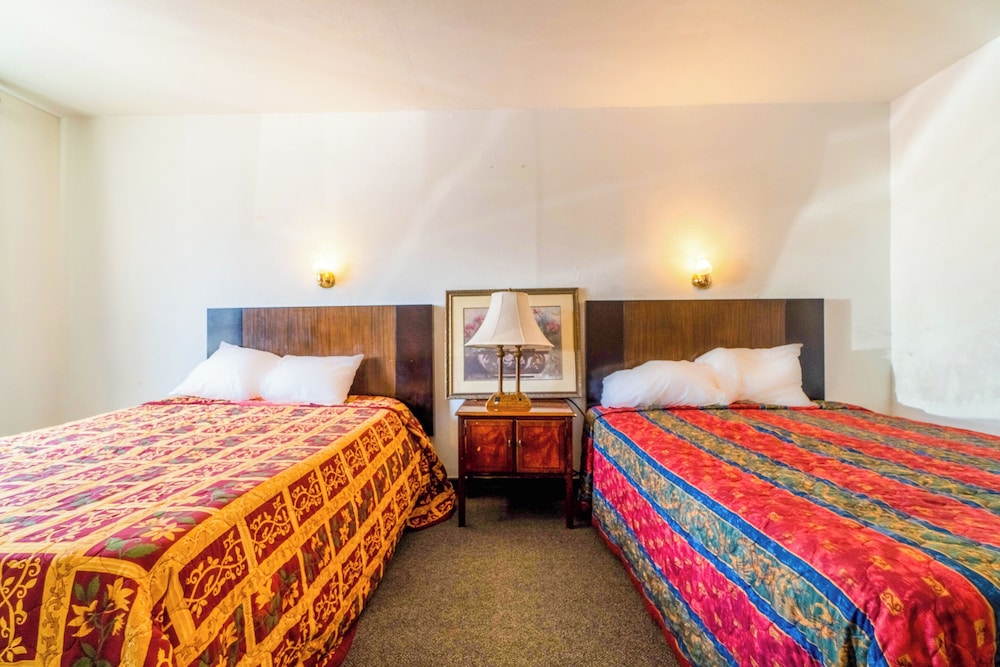 Standard Room, Multiple Beds (5) photo 3