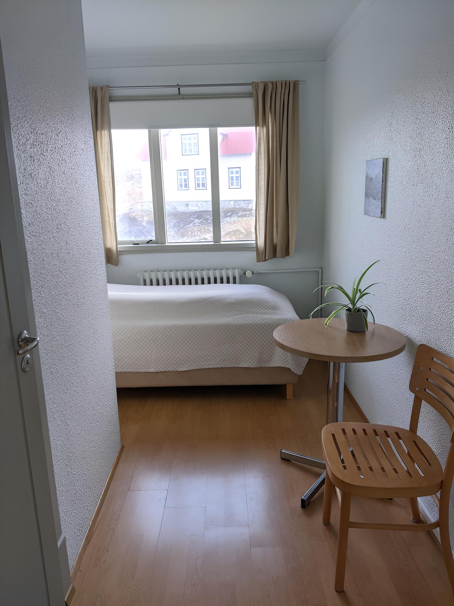 Single Room, Private Bathroom photo 2