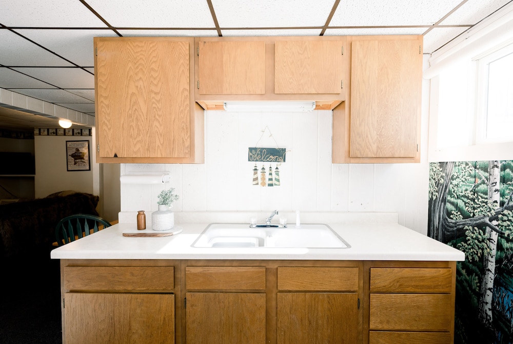 Room, Private Bathroom, Lake View (Walk-Out (Bay West))