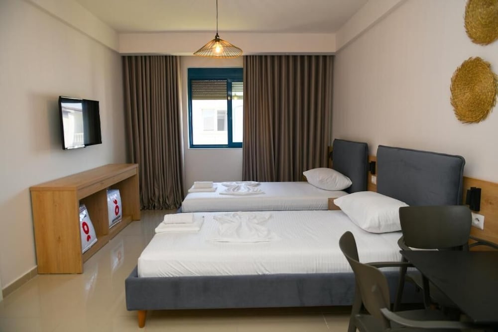 Comfort Suite, Garden View