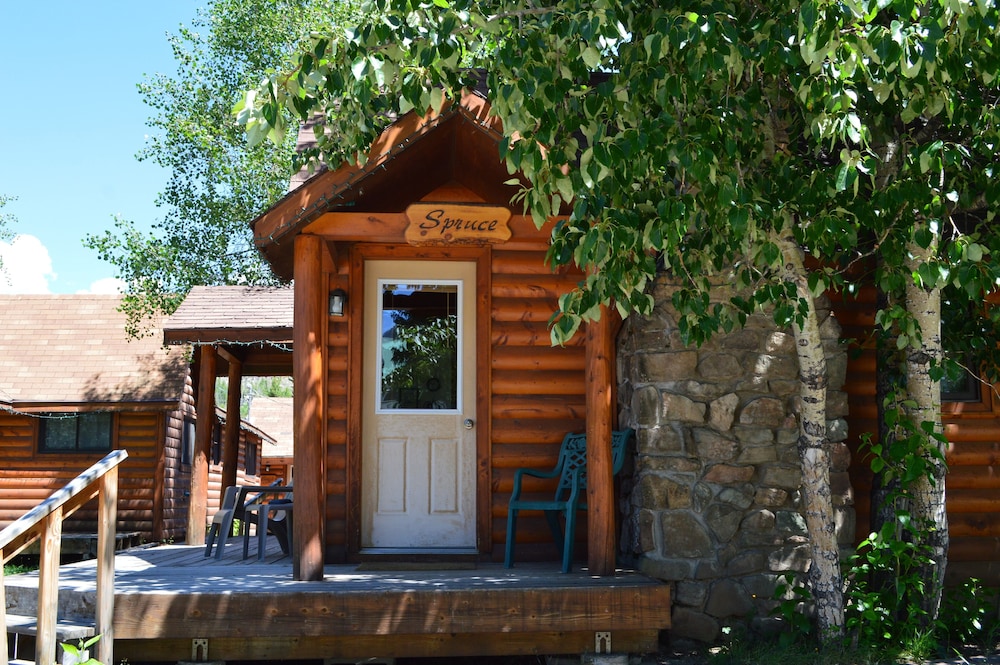 Cabin, 1 Bedroom (Spruce @ Wildwood - Not Pet Friendly) photo 2