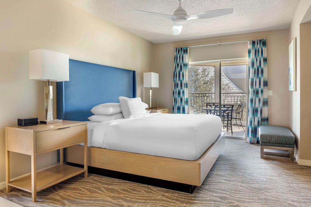 Suite, 2 Bedrooms, Kitchen (1 King and 2 Queen Beds)
