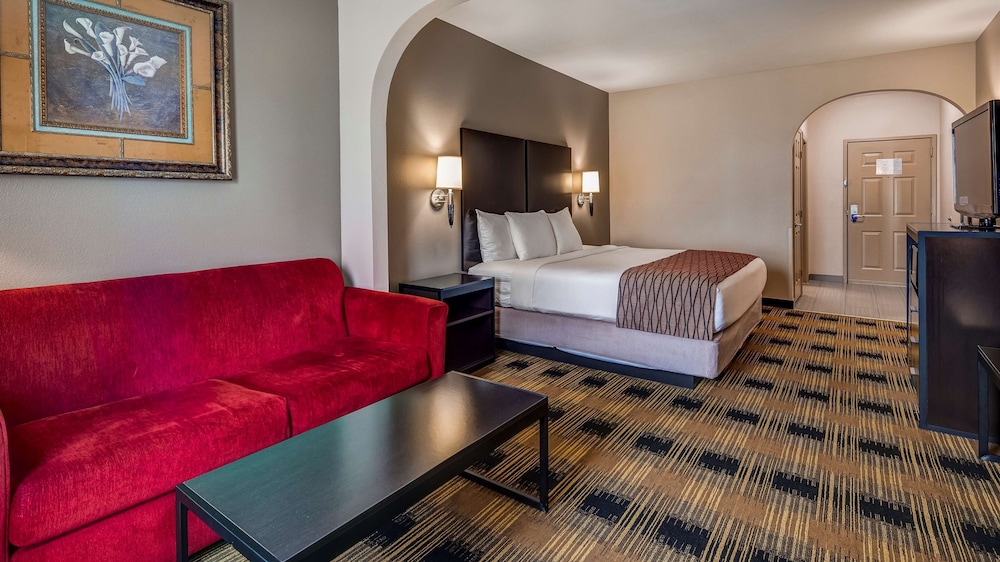 Suite, 1 King Bed, Non Smoking, Refrigerator & Microwave (with Sofabed) - Photo 3