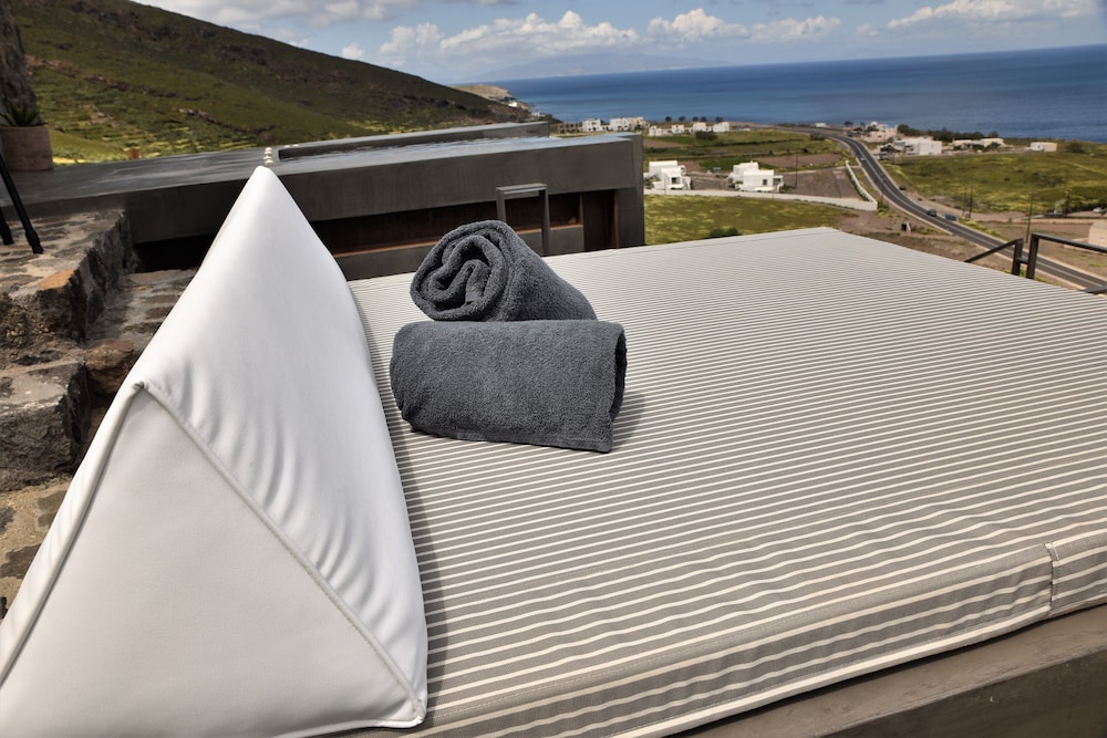 Deluxe Suite, Private Pool, Sea View photo 2