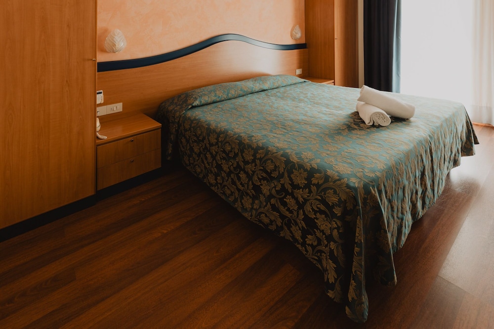 Double or Twin Room - Photo 1